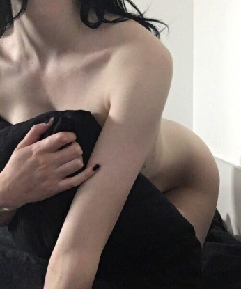 Со мной ты окунешься в мир наслаждения и страсти. Я опытная и знаю, как доставить тебе максимум удовольствия. 💋
✨ Мои услуги разнообразны: от классического секса до разных видов массажа и ролевых игр. Я готова оживить твои самые смелые желания и предложить нечто особенное. 💫
🔥 Возможности со мной безграничны, я открыта для экспериментов. Ты сможешь насладиться моей нежностью и страстью, и я сделаю все, чтобы ты остался счастливым и удовлетворенным. 😘
✨ У меня есть отличные отзывы, которые подтверждают мою элитность и профессионализм. Ты можешь посмотреть мои фото в моей анкете и убедиться в этом сам. 📸
🌟 Живу в Москве, городе страсти, возможностей и незабываемых встреч. Если ты ищешь настоящее удовольствие, обращайся ко мне. Буду рада сделать нашу встречу незабываемой. 💘 Елена